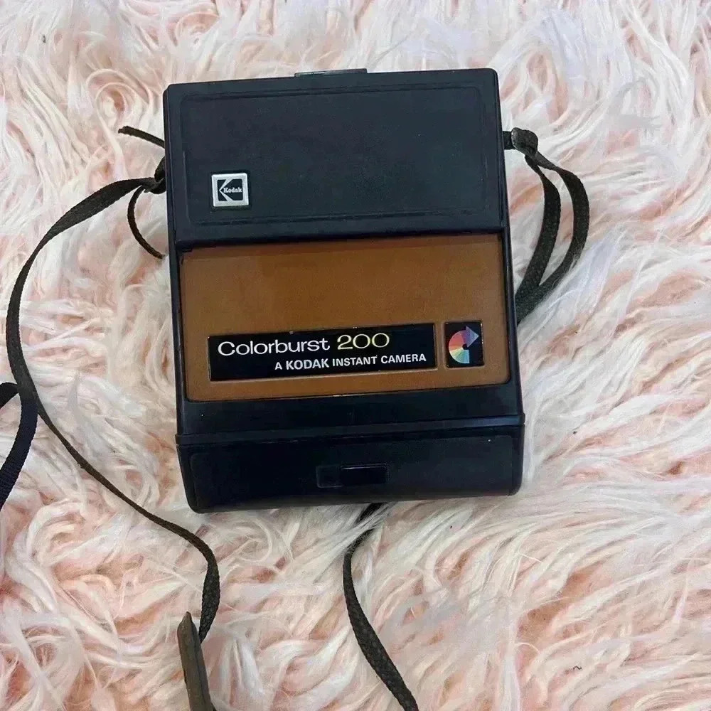 Kodak Colorburst 200 Instant Camera - Picture 2 of 4